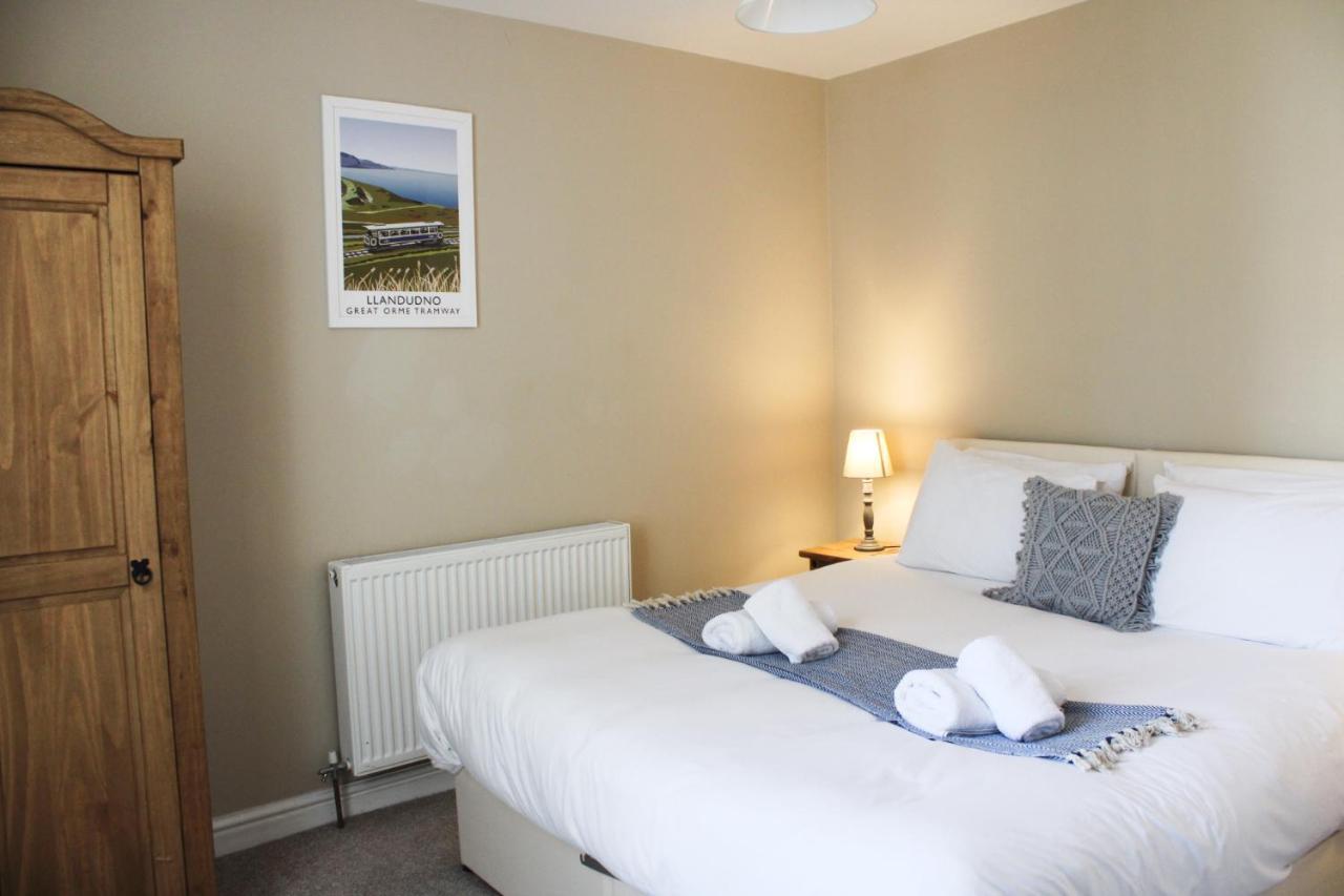 The Clifton Holiday Apartment Llandudno Centre Экстерьер фото